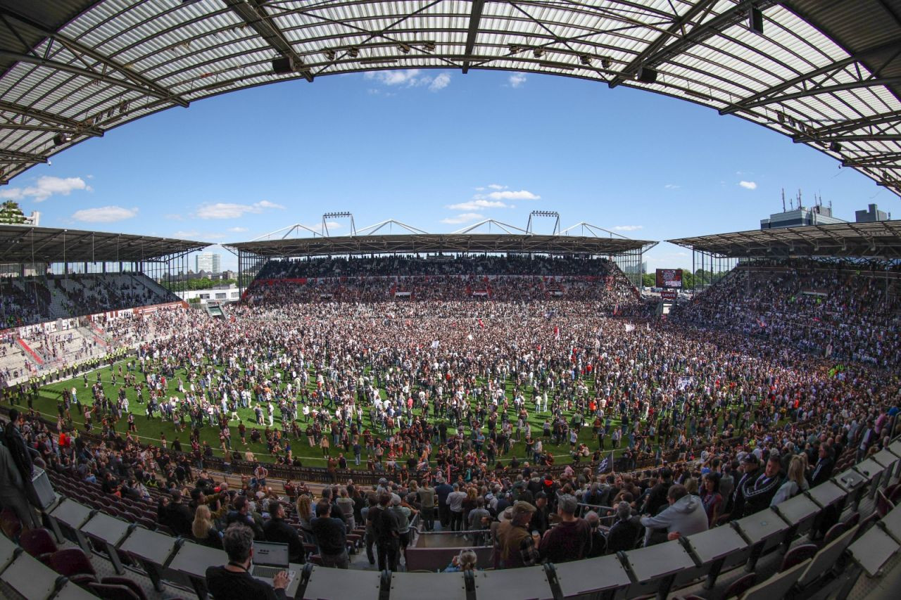 Nebunie în Germania! Au promovat în Bundesliga după 13 ani_7