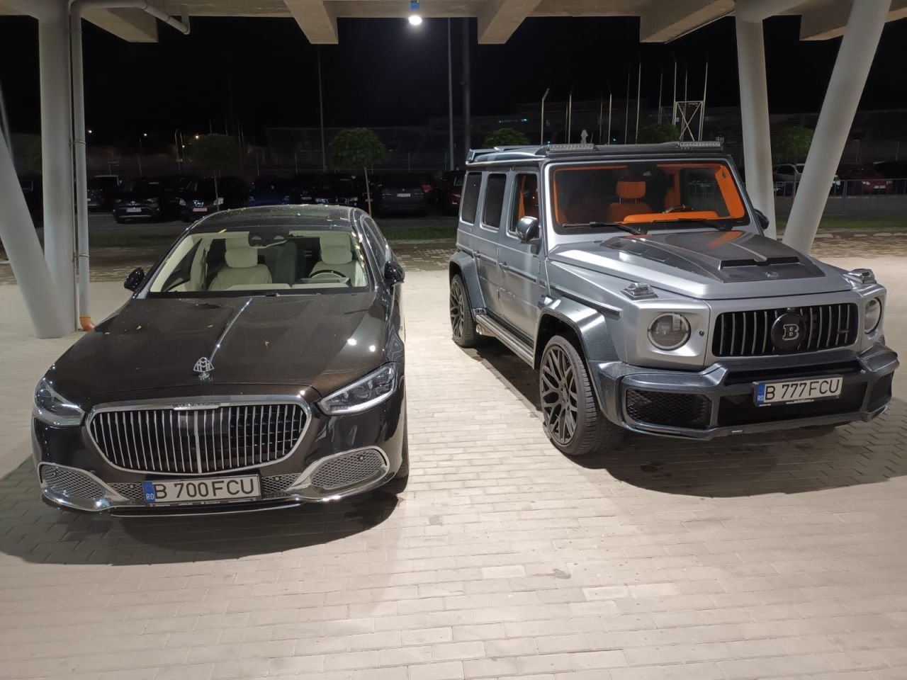 Lux și opulență! Cu ce bolizi și-au făcut apariția la stadion Adrian Mititelu și fiul său, înainte de FCU Craiova - Hermannstadt_3