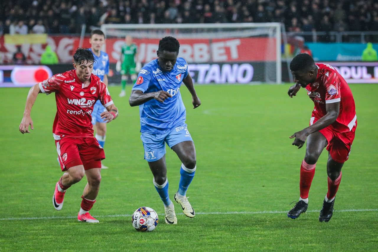 Trei foști dinamoviști o salvează pe Dinamo. Dorinel, Sabău și Rednic. Caramavrov scrie despre meciurile care au decis retrogradatele și „salvatele”_4