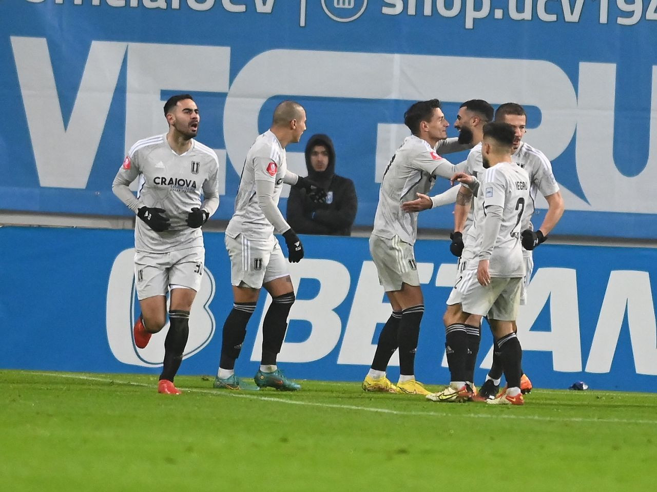 Plecări pe bandă rulantă de la FCU Craiova! Șase jucători importanți, OUT &icirc;n aceeași zi