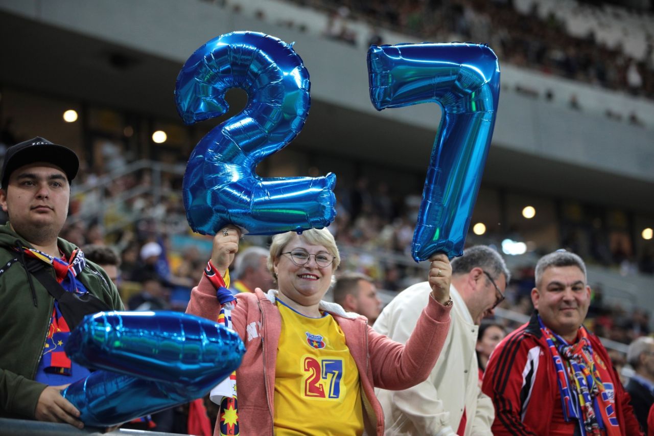 Poate apărea din nou pe piață șampania FCSB? Vinul spumant pe care Coman&co. l-au folosit ca să sărbătorească titlul de campioană_3