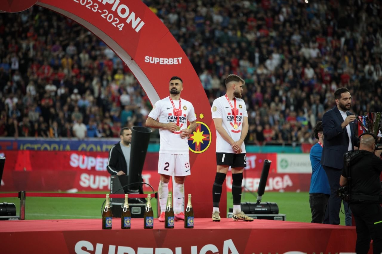Poate apărea din nou pe piață șampania FCSB? Vinul spumant pe care Coman&co. l-au folosit ca să sărbătorească titlul de campioană_9