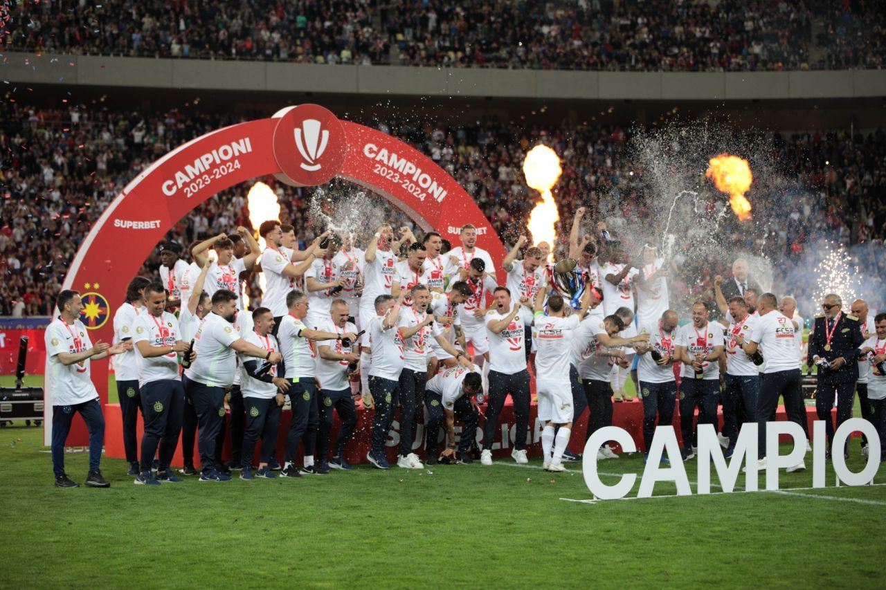 Poate apărea din nou pe piață șampania FCSB? Vinul spumant pe care Coman&co. l-au folosit ca să sărbătorească titlul de campioană_17
