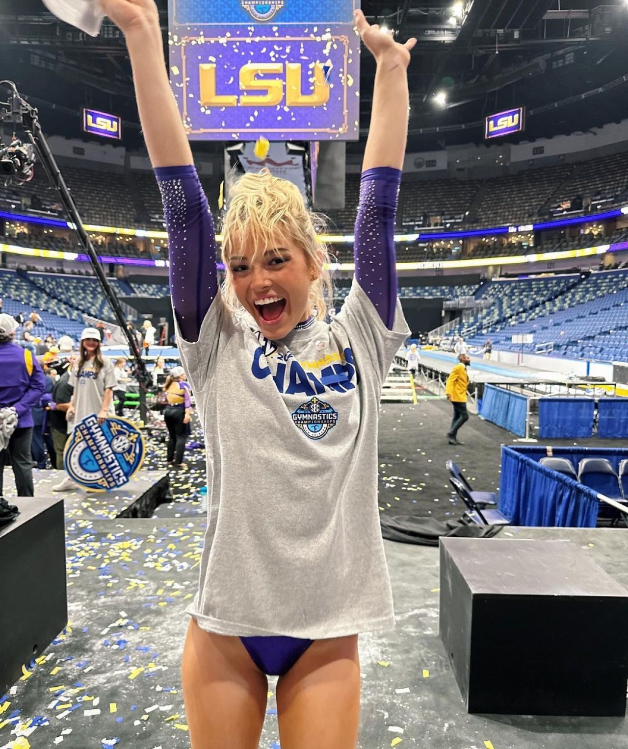 Gimnasta ajunsă milionară în euro la 18 ani scoate bani din orice! Decizia luată de frumoasa americancă_13