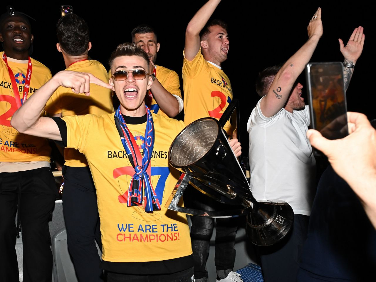 Se termină campionatul, &icirc;ncepe războiul! Mihai Rotaru: &rdquo;Va fi mereu cu două clase peste Tavi Popescu!&rdquo;&nbsp;