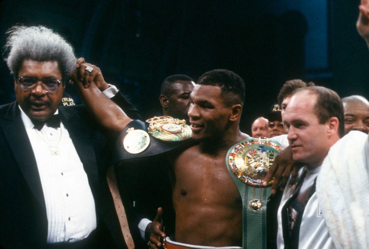 Mike Tyson, într-o formă fizică mai bună decât adversarul cu 30 de ani mai tânăr!_2