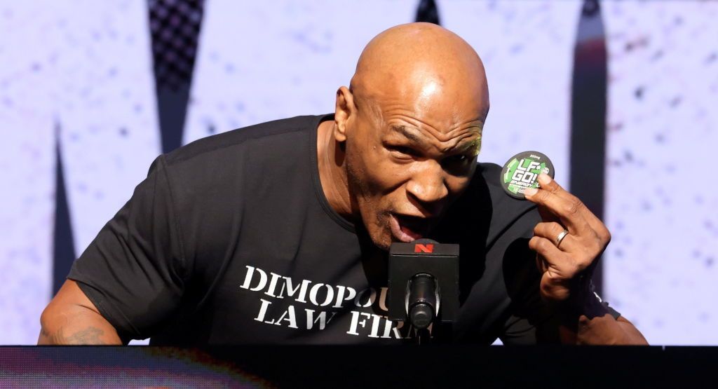 Mike Tyson, într-o formă fizică mai bună decât adversarul cu 30 de ani mai tânăr!_9