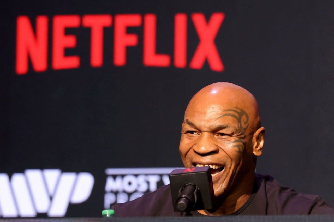 Mike Tyson, într-o formă fizică mai bună decât adversarul cu 30 de ani mai tânăr!_12