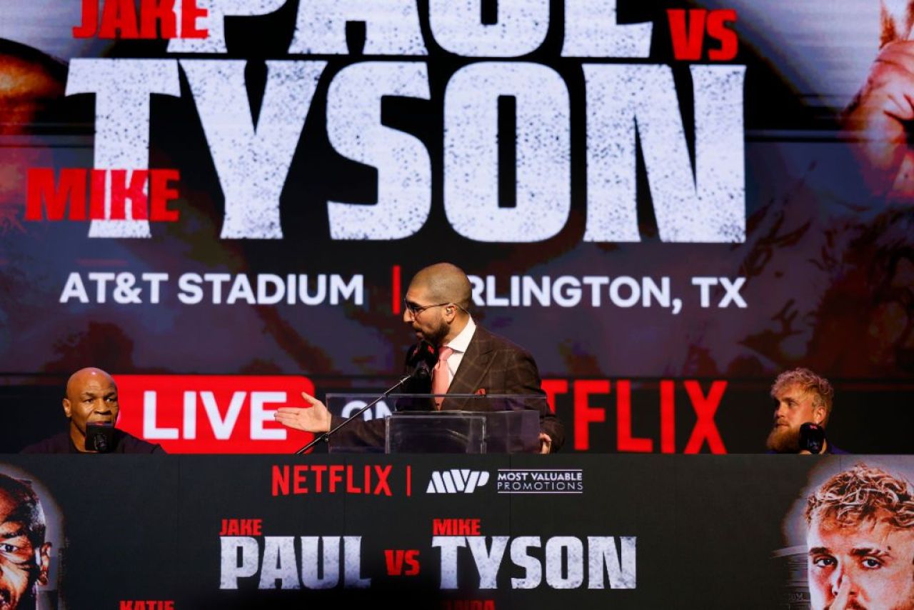 Mike Tyson, într-o formă fizică mai bună decât adversarul cu 30 de ani mai tânăr!_16