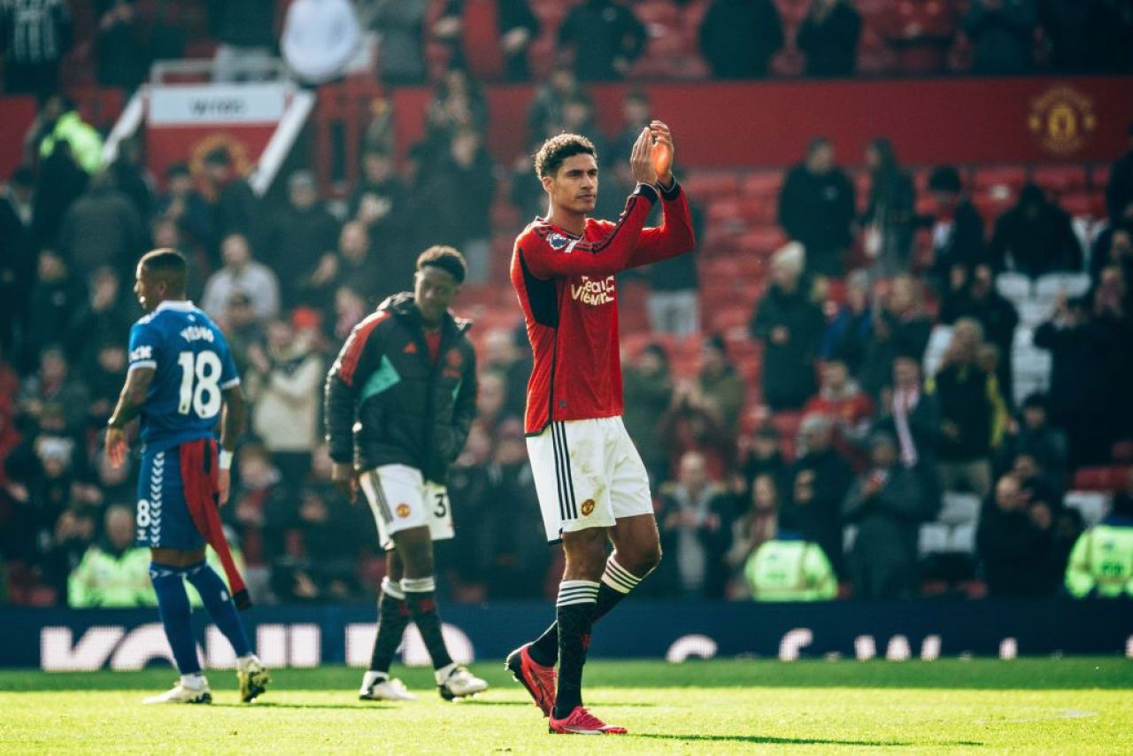 Varane va pleca gratis de la Manchester United! Unde poate ajunge fostul campion mondial_5
