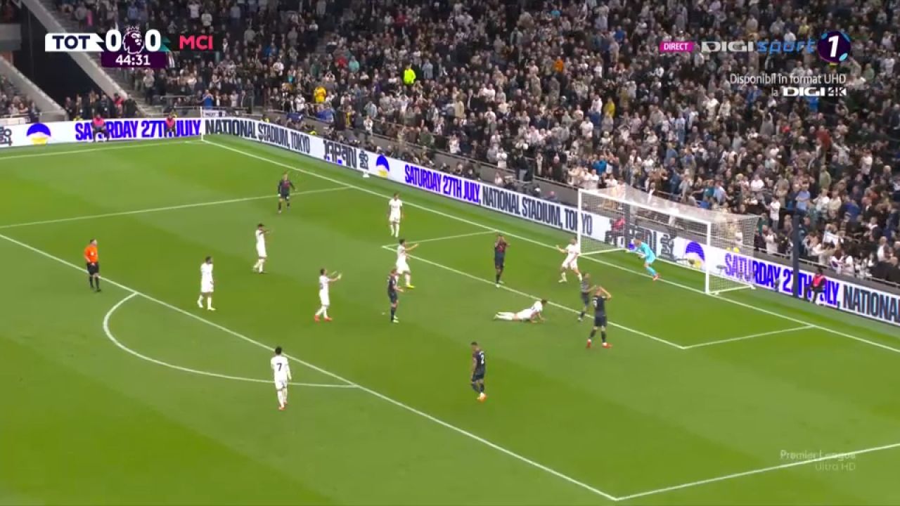 Radu Drăgușin, intervenția reprizei în Tottenham - Manchester City! Și-a salvat echipa în minutele de final ale primei părți_3
