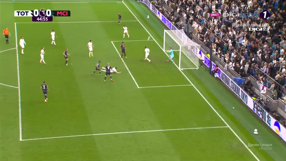 Radu Drăgușin, intervenția reprizei în Tottenham - Manchester City! Și-a salvat echipa în minutele de final ale primei părți_6
