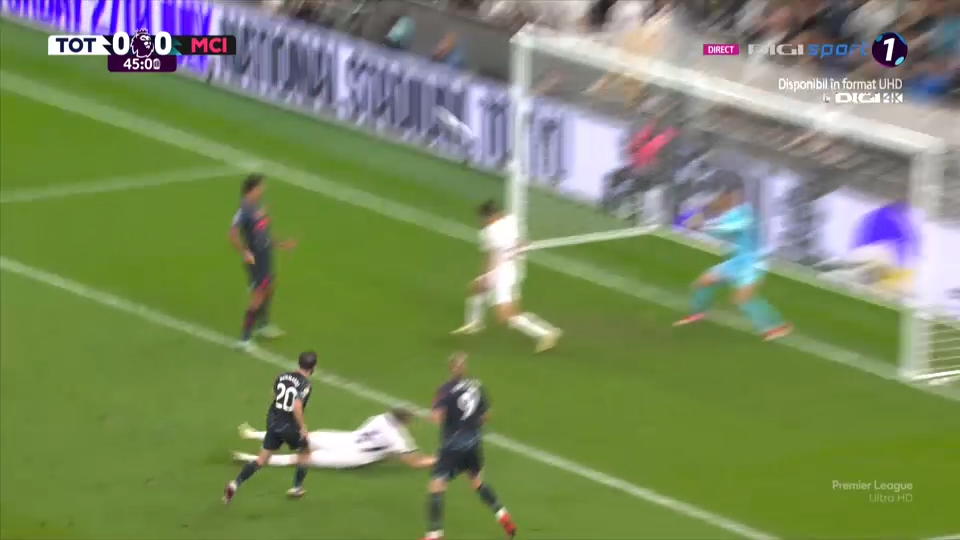 Radu Drăgușin, intervenția reprizei în Tottenham - Manchester City! Și-a salvat echipa în minutele de final ale primei părți_7