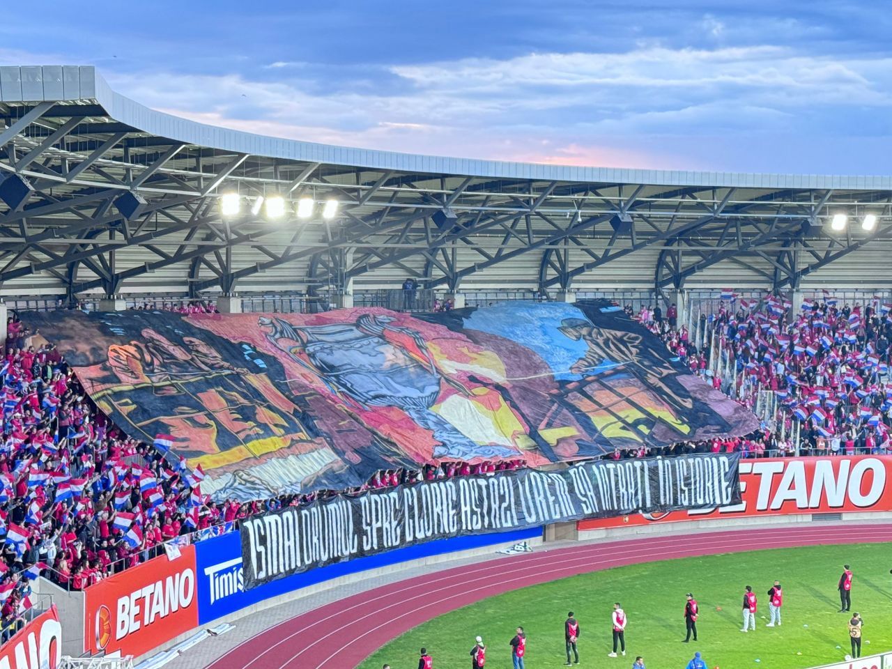 Show în tribunele stadionului din Sibiu! Ce coregrafii au pregătit fanii de la Oțelul și Corvinul_4