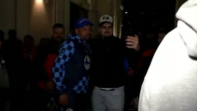 Sărbătoare la Hunedoara! Corvinul a sărbătorit la 3 dimineața alături de fani_14