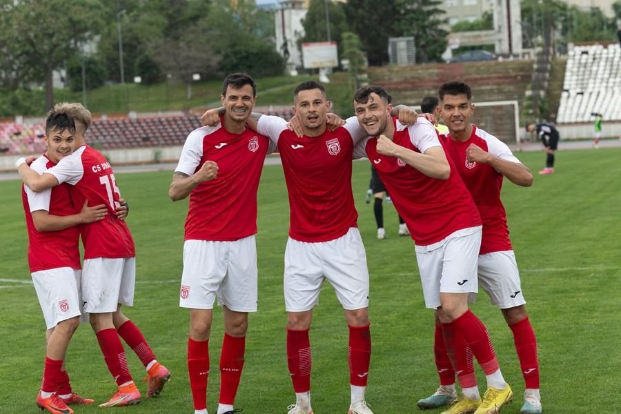 New Dinamo vrea eventul! Echipa de fotbal a lui CS Dinamo a câștigat Cupa și acum luptă pentru finala campionatului_11