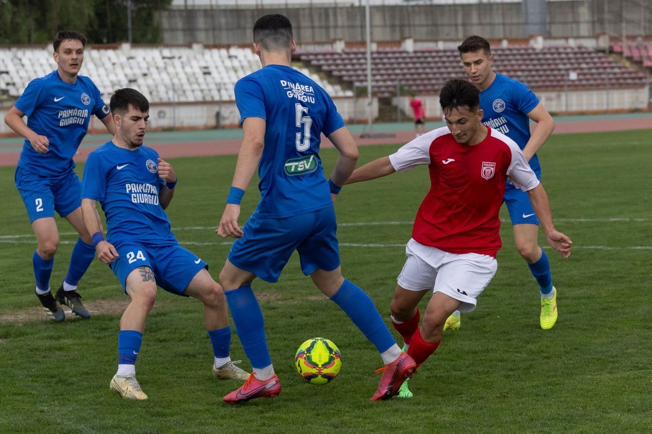 New Dinamo vrea eventul! Echipa de fotbal a lui CS Dinamo a câștigat Cupa și acum luptă pentru finala campionatului_36