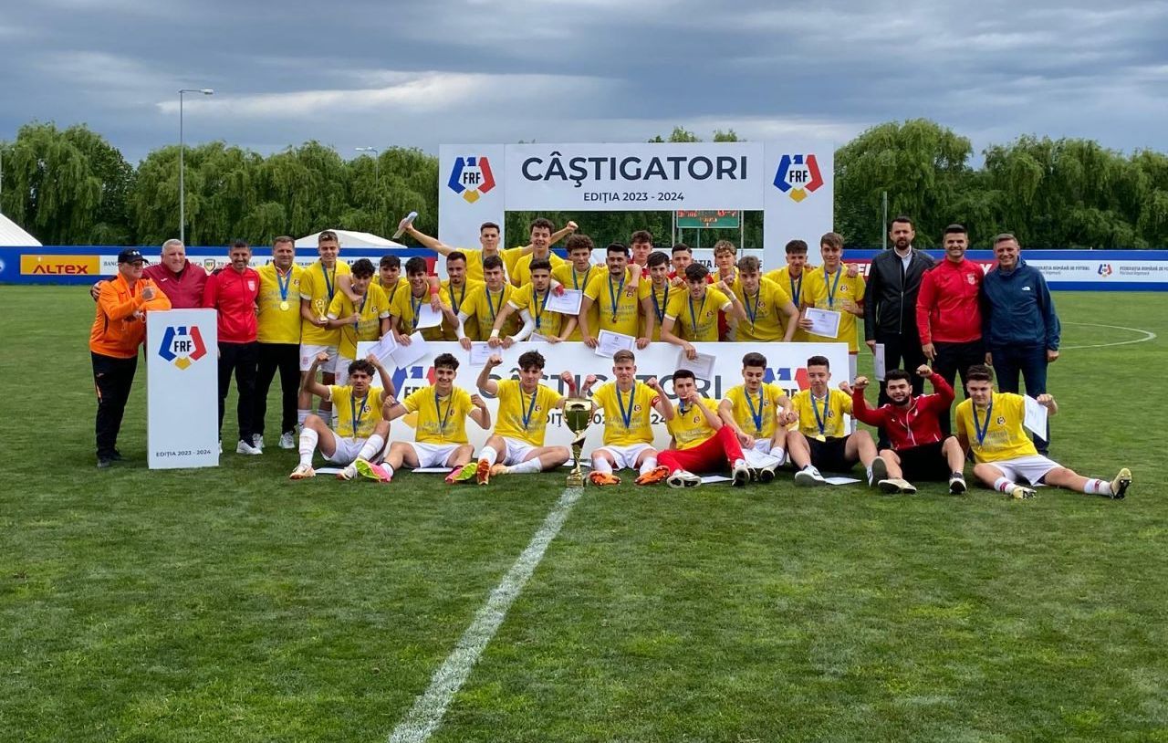 New Dinamo vrea eventul! Echipa de fotbal a lui CS Dinamo a câștigat Cupa și acum luptă pentru finala campionatului_1