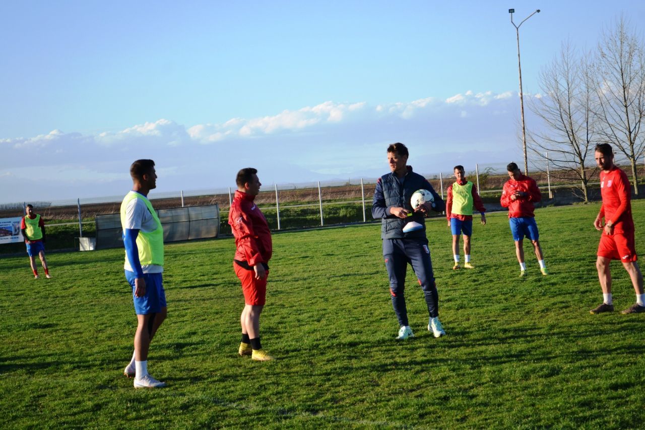 Dublul campion cu Dinamo devenit antrenor a câștigat titlul! 8-0 în ultima etapă și ”echipa noastră este noua regină”_5