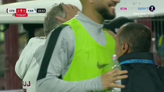 Lui Dan Petrescu nu i-a venit să creadă! Faza care l-a făcut să-și pună mâinile în cap_16