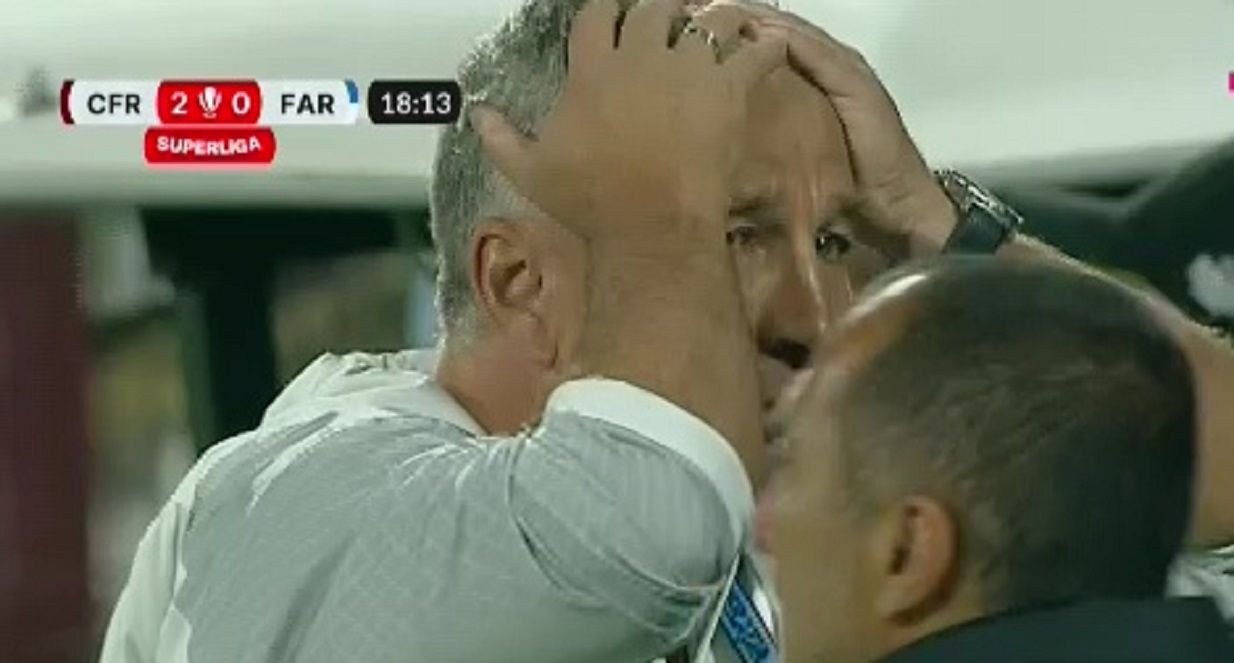 Lui Dan Petrescu nu i-a venit să creadă! Faza care l-a făcut să-și pună m&acirc;inile &icirc;n cap