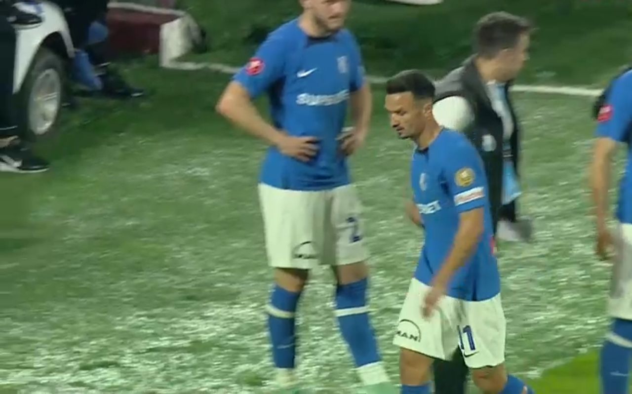 Ce moment! Cristi Ganea l-a ignorat complet pe Gică Hagi în timpul meciului CFR Cluj - Farul_2