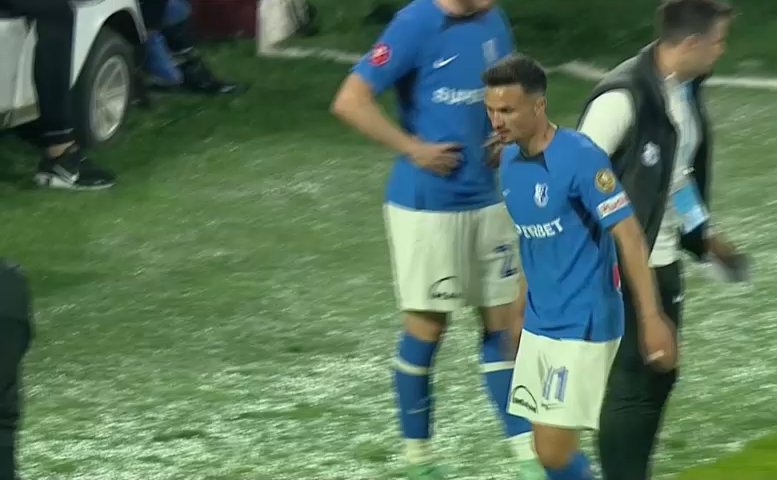 Ce moment! Cristi Ganea l-a ignorat complet pe Gică Hagi în timpul meciului CFR Cluj - Farul_3