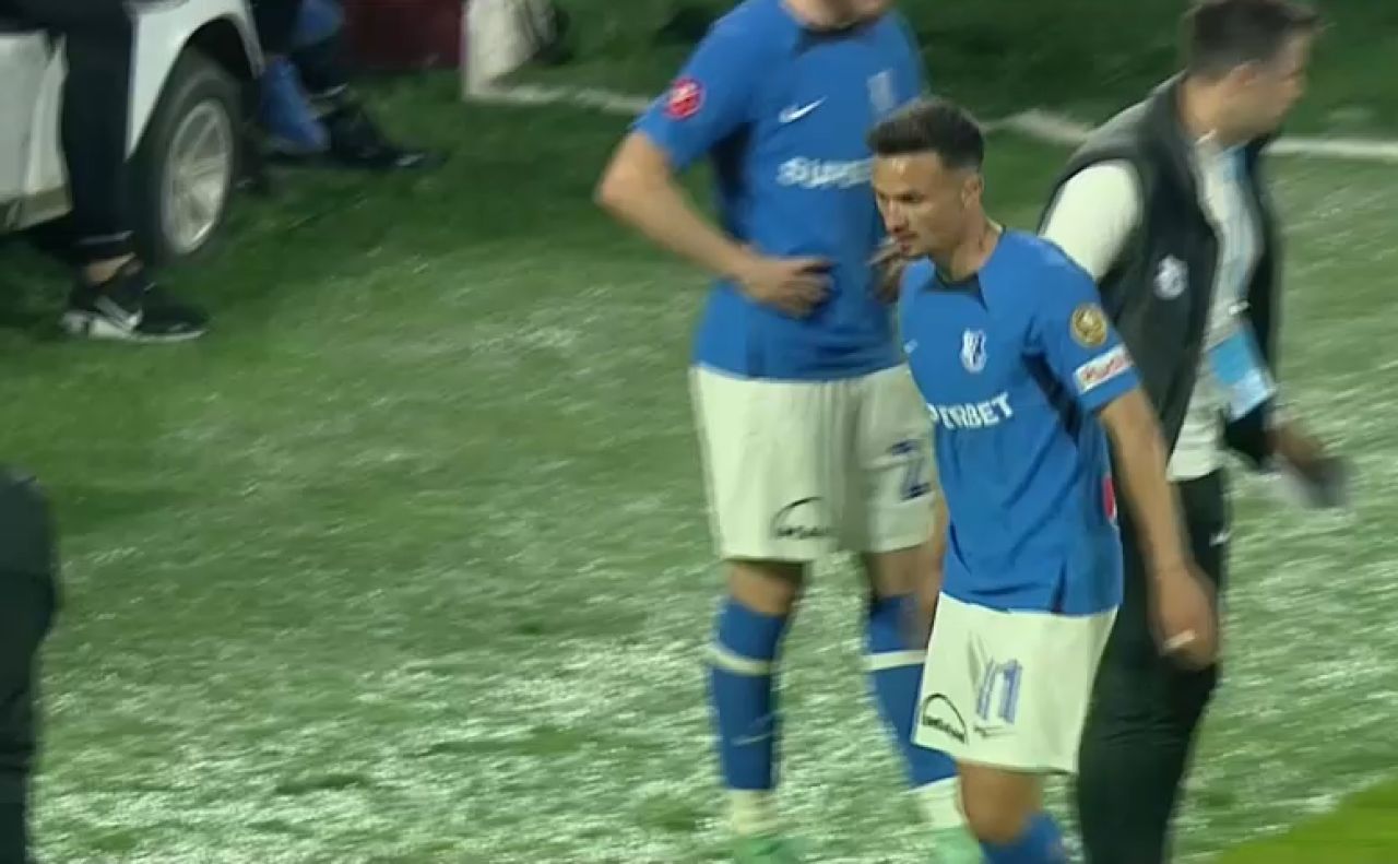 Ce moment! Cristi Ganea l-a ignorat complet pe Gică Hagi în timpul meciului CFR Cluj - Farul_3
