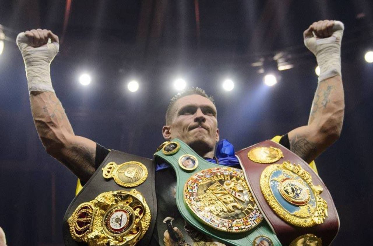 Tyson Fury și-a găsit nașul! Oleksandr Usyk i-a stins lumina și a devenit campion incontestabil la grea. Cum a fost decizia arbitrilor_1