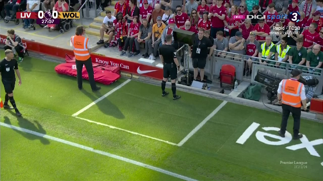 Intrare criminală în Liverpool - Wolves! VAR-ul a intervenit, iar ”centralul” l-a eliminat imediat_3