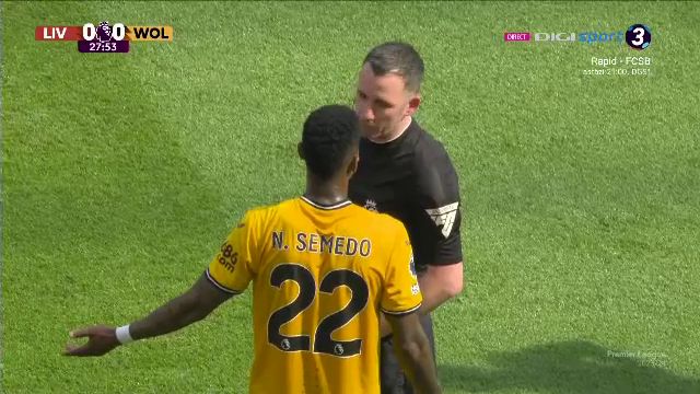 Intrare criminală în Liverpool - Wolves! VAR-ul a intervenit, iar ”centralul” l-a eliminat imediat_9