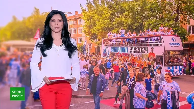 Lumea a ieșit &icirc;n stradă la Hunedoara! Corviniștii au dus Cupa la Castel