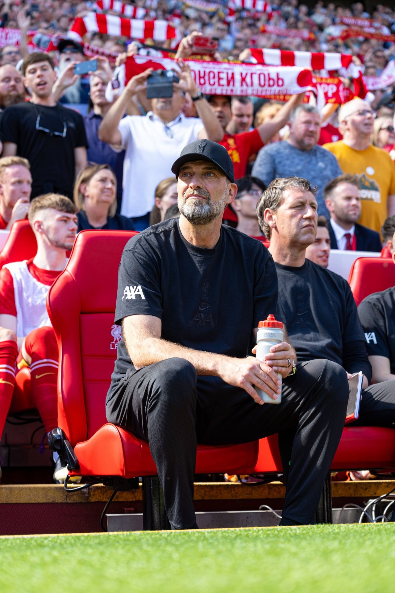 Avalanșă de îmbrățișări pe ”Anfield”! Jurgen Klopp și-a luat rămas bun de la Liverpool. Cele mai tari imagini cu antrenorul neamț_3