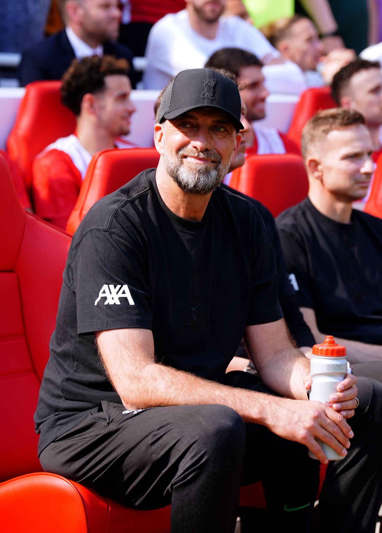 Avalanșă de îmbrățișări pe ”Anfield”! Jurgen Klopp și-a luat rămas bun de la Liverpool. Cele mai tari imagini cu antrenorul neamț_10