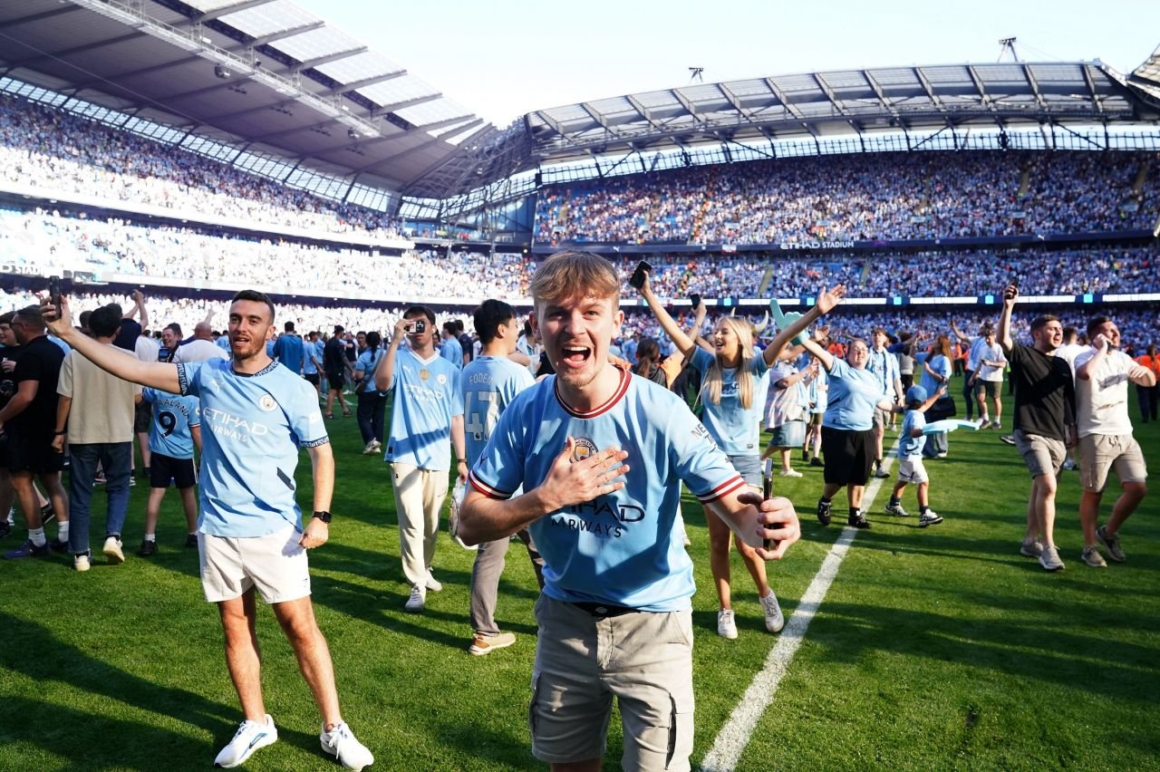 Imaginile bucuriei pe Etihad! Suporterii s-au dezlănțuit după ce Manchester City a devenit campioană _8