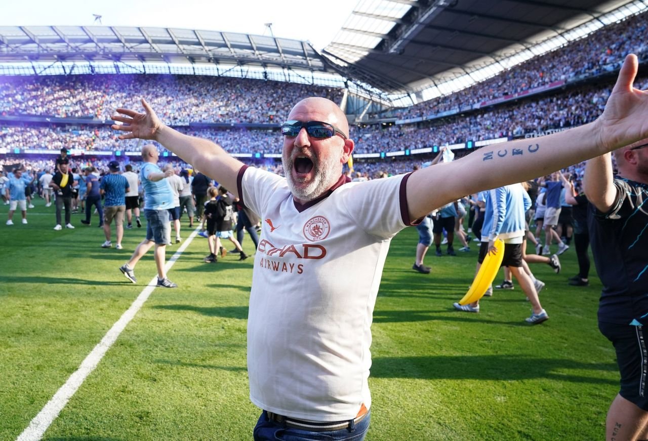 Imaginile bucuriei pe Etihad! Suporterii s-au dezlănțuit după ce Manchester City a devenit campioană _9