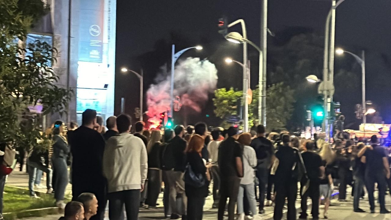 N-ai unde să arunci un pai! Fanii lui PAOK au invadat străzile din Salonic după ce trupa lui Lucescu a câștigat titlul_8