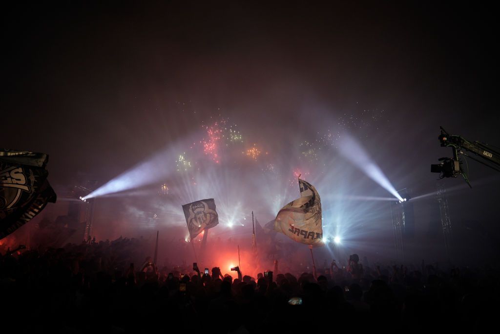 S-a petrecut până spre dimineață la Salonic! Peste 50.000 de oameni au sărbătorit titlul cucerit de PAOK: imagini senzaționale_5