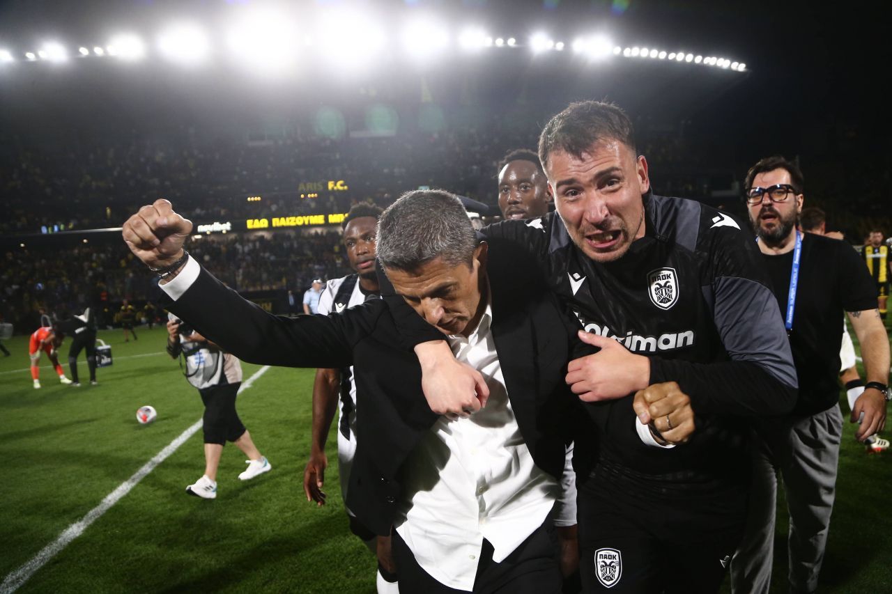 S-a petrecut până spre dimineață la Salonic! Peste 50.000 de oameni au sărbătorit titlul cucerit de PAOK: imagini senzaționale_7