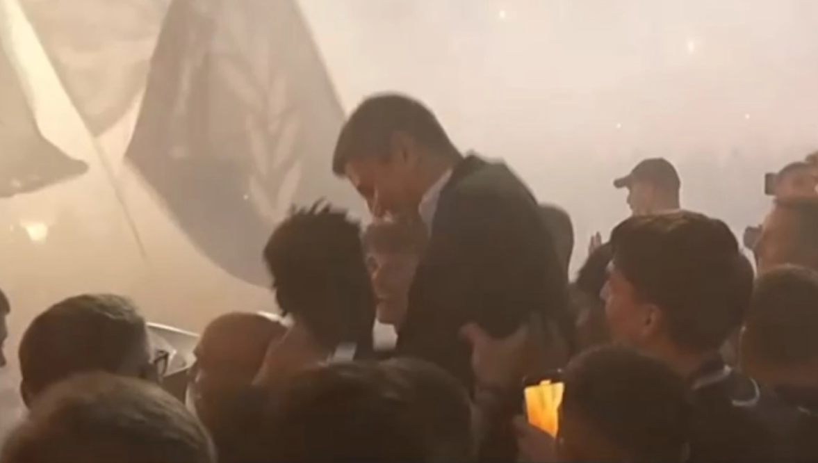 Imagini spectaculoase cu Răzvan Lucescu, la sărbătoarea titlului. Cum a fost surprins tehnicianul român_3