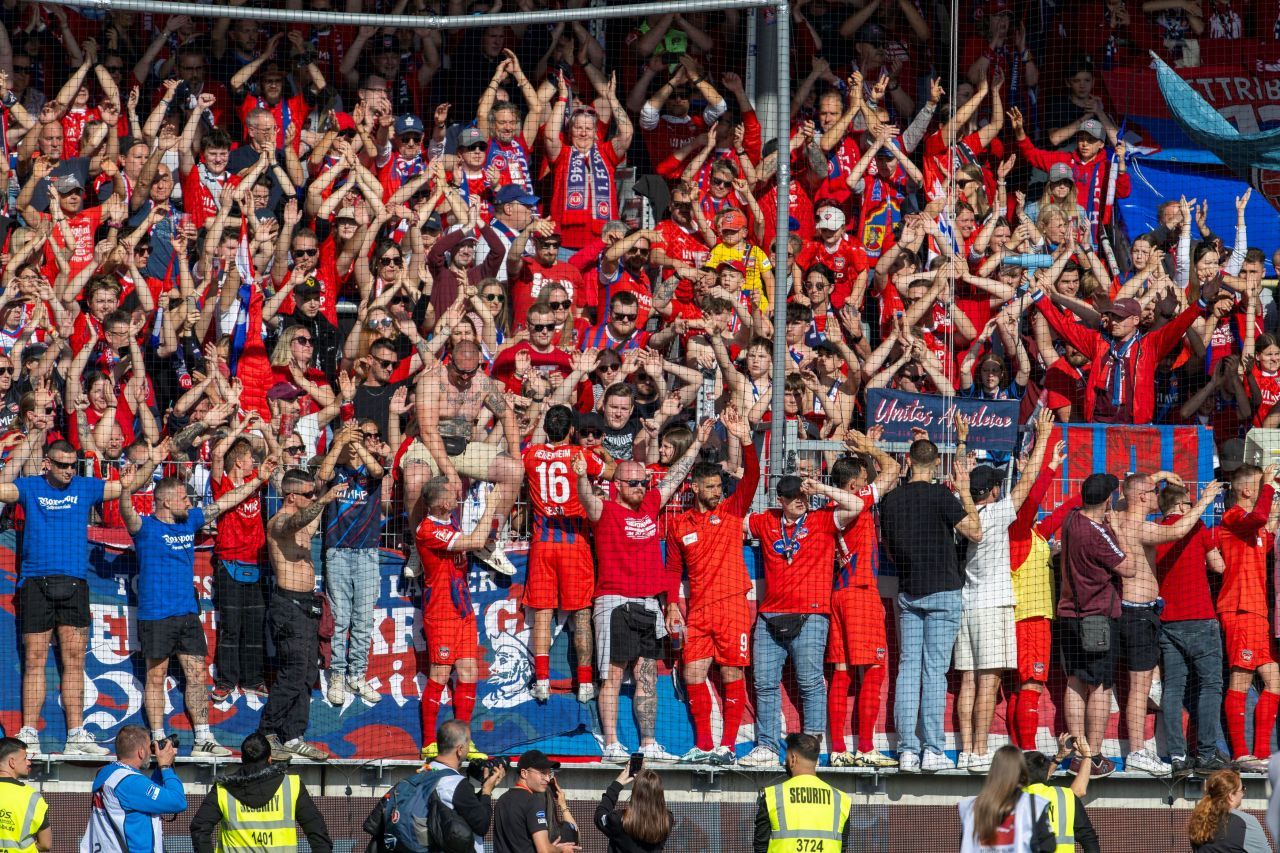 Adevărata revelație din Bundesliga: nou-promovata fondată în 1846, cu același antrenor de 17 ani, e aproape de Europa!_1