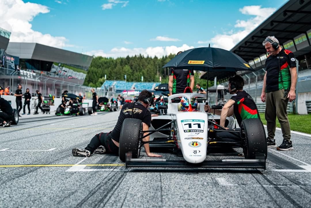 Primele puncte și aproape un podium pentru Luca Viișoreanu și Real Racing în Formula 4_3