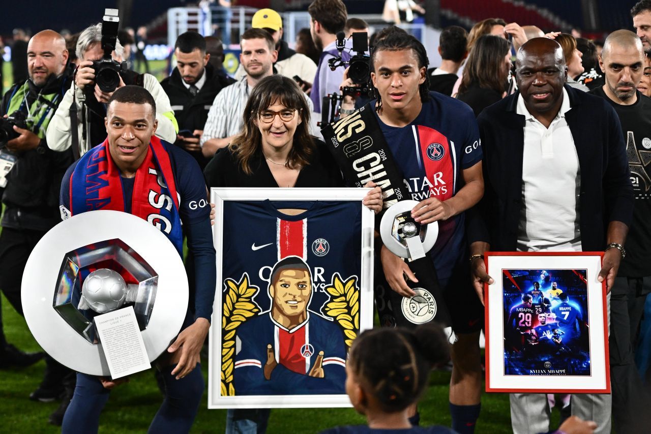 La doar 17 ani, fratele lui Kylian Mbappe e aproape de mutarea carierei! _4