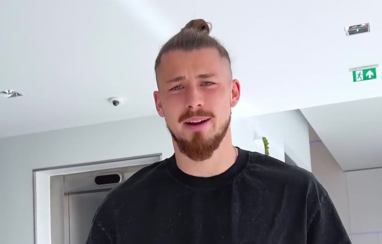 Radu Drăgușin a primit primul trofeu la Tottenham: