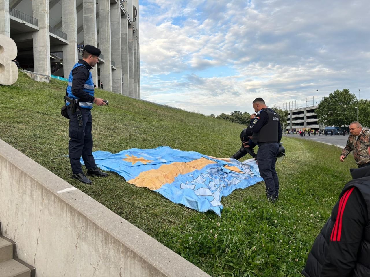 Ce au încercat suporterii de la Csikszereda să introducă pe stadion_3
