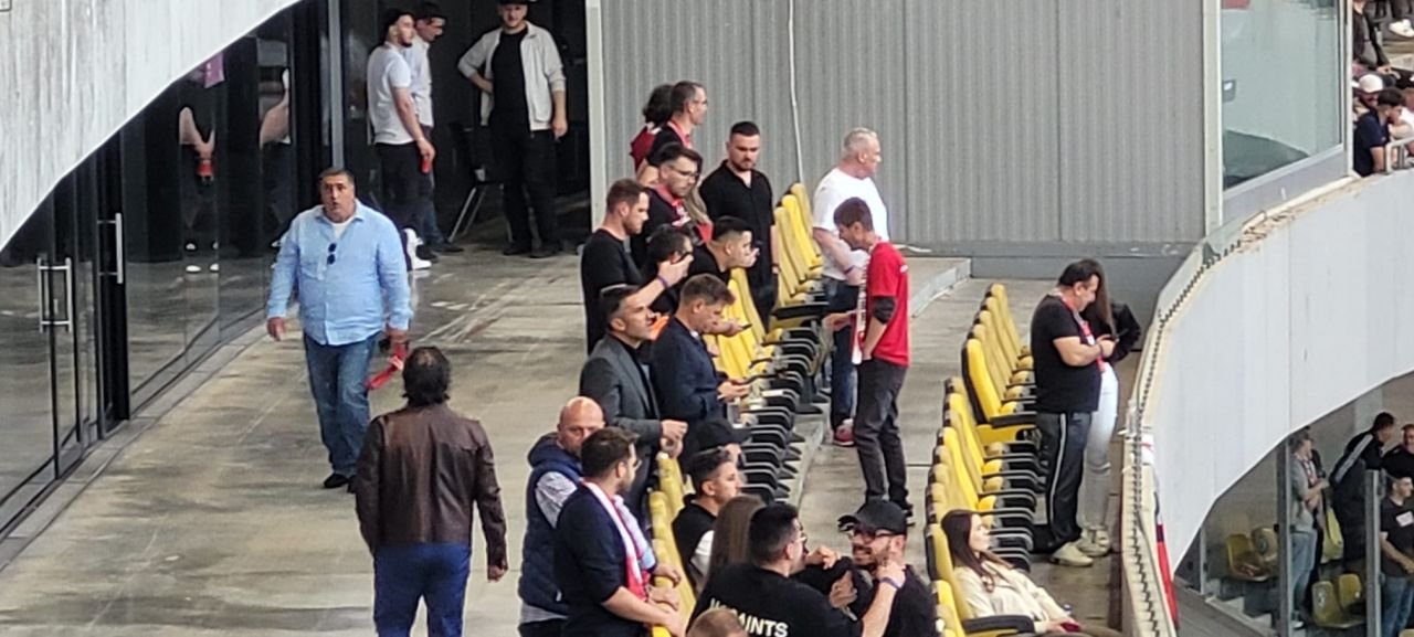 Comando pentru câini! Lupescu, Bratu, Zăvăleanu și mulți alții s-au prezentat la stadion!_2