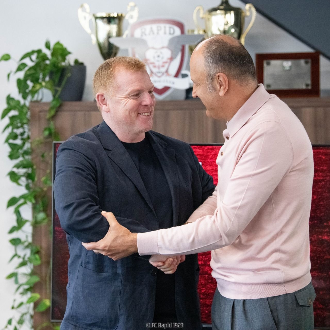 „Revenire șoc!” Ce scrie presa britanică după ce Neil Lennon a semnat cu Rapid, la „petrecăreți și supraponderali”_2