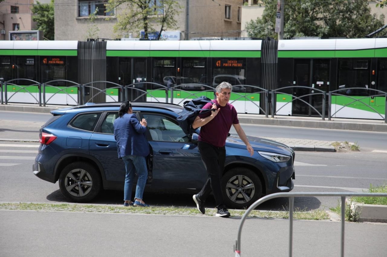 Cum și-a făcut apariția Ionuț Lupescu la antrenamentele ”Generației de Aur”! Meciul este sâmbătă, de la 20:30, pe PRO TV și VOYO_4