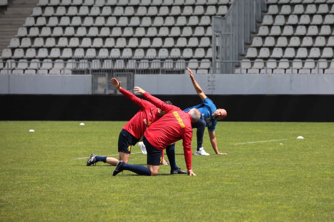 Jucătorii Generației de Aur, în formă fizică tot mai bună. Astăzi au fost vizitați de Mircea Lucescu și Gabi Balint_13