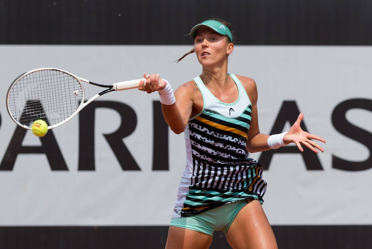 Jucătoarea din Constanța care a renunțat să mai reprezinte Rom&acirc;nia a c&acirc;știgat meciul zilei la Roland Garros. La un pas de performanța carierei &nbsp;